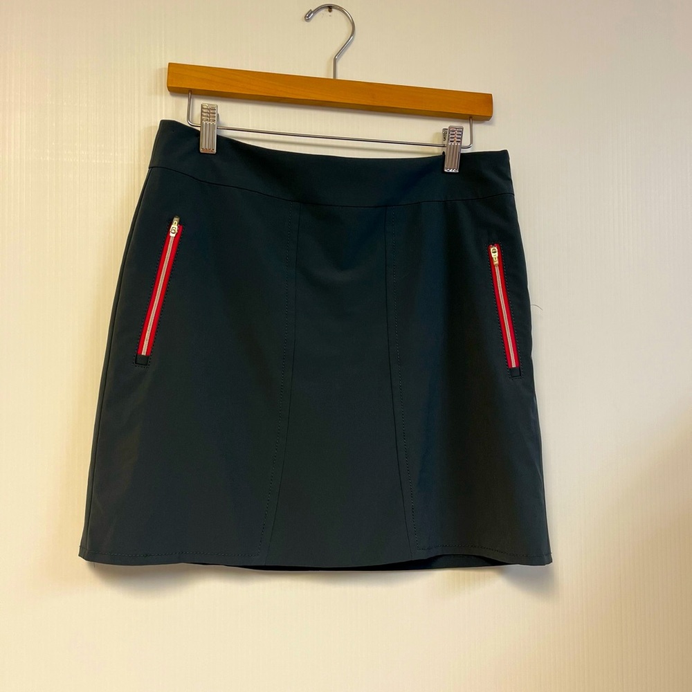 Annika by Cutter & Buck Gray Golf Skort with Pink Zipper‎ Pockets – Size 4